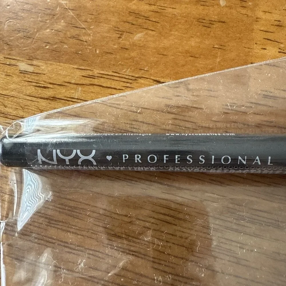 NYX Professional Makeup Retractable Eye Liner Gray.  New and sealed.